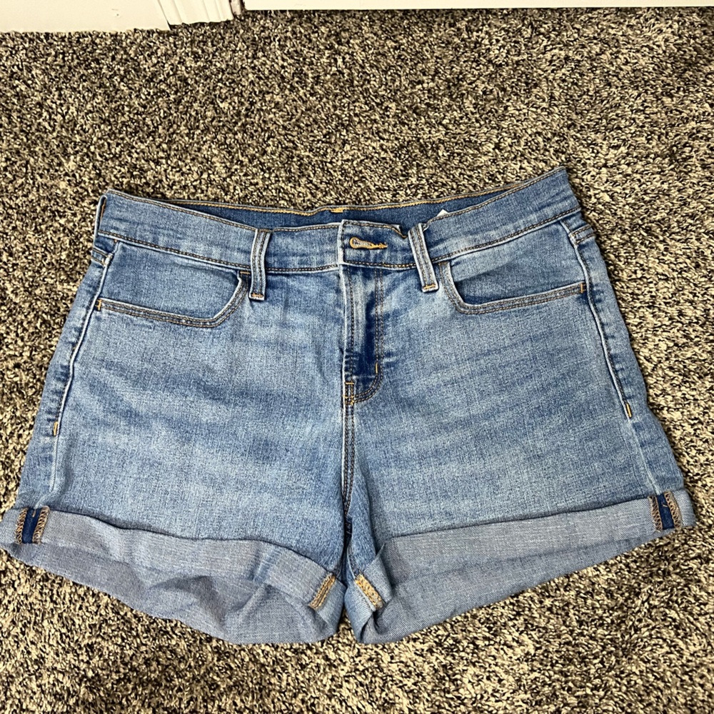 Old Navy Womens Mid Rise Blue Jean Shorts Size 8 Light-Medium Wash